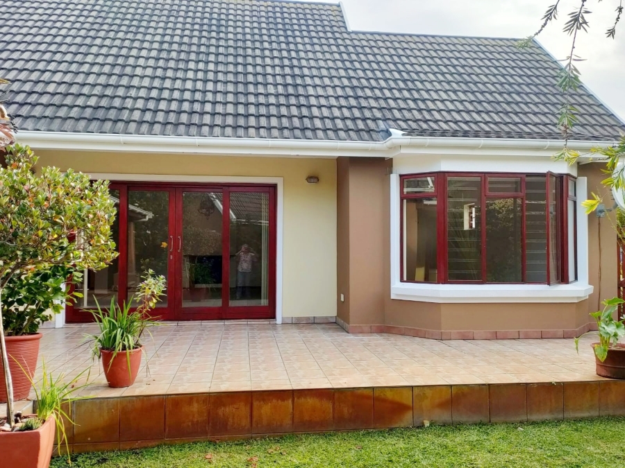 To Let 3 Bedroom Property for Rent in The Island Western Cape